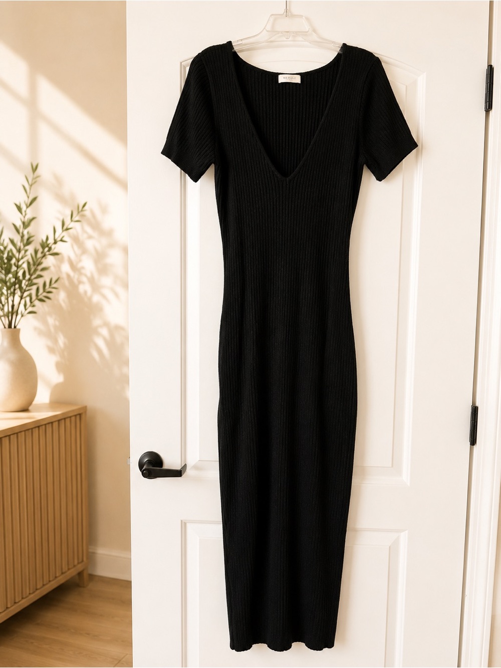 Meshki Black Ribbed V-Neck Midi Dress - XL